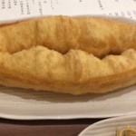 老酒舗 - この日の油条は揚げたて。