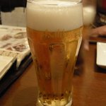 「生ビール中ジョッキ」（500円）