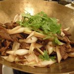 同源楼 - 「羊肉モンゴル風鉄板焼」を上から見たところ