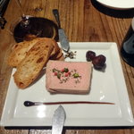 オー・ペシェ・グルマン - 鶏白レバーの濃厚テリーヌ750円