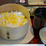 たねや日牟禮茶屋 - 季節のおこわ　玉蜀黍のおこわ　湯葉のお吸い物　食前酒代わりの梅ゼリー