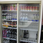 十八 - これが噂の「セルフ」飲み物冷蔵庫（笑）