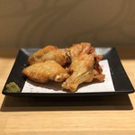 炭火串焼 鳥むすび - 熟成鶏の唐揚げ(手羽先、手羽元)