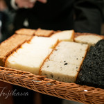 代官山ASO チェレステ - 黒墨のパン、柔らかくてとても美味しい♪