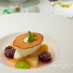 代官山ASO チェレステ - 季節のフルーツのマチュドニア エキストラヴァージンオイルのジェラート 柿・林檎・シャインマスカット・アドベリー