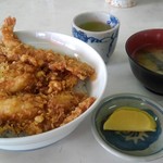 たか天 - 天丼　具材は海老のみ。