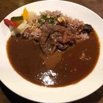 ワインレストラン ドミナス - 天然エゾ鹿バラ肉コンフィの赤ワインカレー