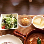 Kaferesutoranorumasutazu - 小鉢とサラダ