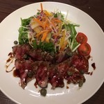 LOCAL BAR 新栄EIGHT - エイト特製牛モモ肉使用タリアータ　酸味の効いたケイパーと甘みの効いたソースが牛肉と最高の相性◎　2018/10/31