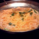 石蔵 - 最後は、もつ鍋に麺を入れて