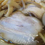 肉煮干し中華そば さいころ - チャーシューのアップ