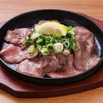 Cow tongue Kujo green onion grilled with salt