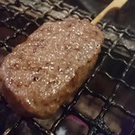 Sumibiyakitori Enkakudou - kasshiiの国産牛100％ハンバーグ串。