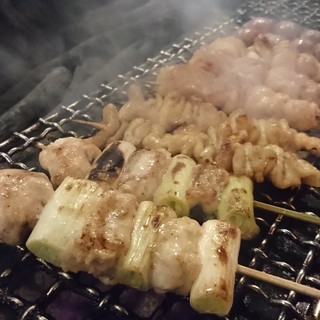 こだわりの朝締め鶏の新鮮な焼鳥！