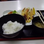 Ichini Shokudou - エビフライ定食　（エビフライは6～8個でした。）