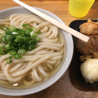 自家製さぬきうどんと肉 甚三 大門店