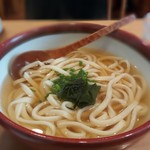 うどん処　ごえん - かけうどん460円。お出汁が美味しい