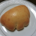 モグモグ パン - クリームパン(150円)