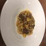 ラガッツァ - 粗挽き国産牛と栗のボロネーゼソース
      お肉と栗がゴロゴロです