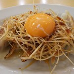 横堀餃子   - ネギ辛月見餃子