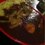 カレー屋アカマル - プレーンカレーなのにチーズ入ってます＾＾