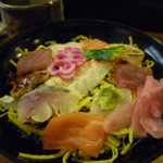 房寿司 - お昼ランチ：海鮮チラシ７００円赤出汁付き