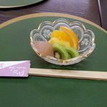 うお義 - フルーツ盛り込み