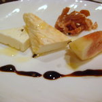 前菜（リコッタ　アフミカータとイチジク）