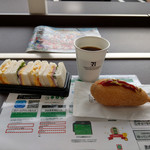 セブンイレブン - サンドイッチ＆アメリカンドック＆コーヒー～☆