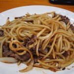 長谷川 - 焼そば定食（焼そば：ソースをかけて混ぜる）