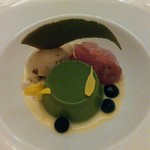 クイーン・アリス - 抹茶のブランマンジェ マロンアイスと葡萄のコンポートを添えて