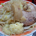 麺でる - このあぶらの固まり！そそる～