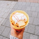 スイーツパラダイス 1F クレープ売店 - クリームに負けてないチーズケーキ！