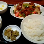 魯園菜館 - 日替ランチの酢豚