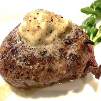 Morton's The Steakhouse 丸の内 - Filet Mignon Center Cut-230g. Black truffle butter sauce topping