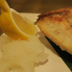 酒菜坊 橋蔵 - ブリカマの塩焼き？　ズームアップ