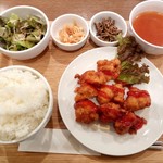 韓国酒場 キッチンネスタル - ヤンニョムチキン定食￥500