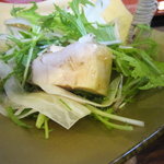 旬菜 和花 - 水菜とだいこんを添えて、紫蘇ドレッシングでさっぱりと。