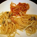 デザート王国 - 茄子とベーコンのトマトソースのパスタ(上) ベーコンときのこクリームパスタ(左) 和風パスタ(右)