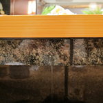 天寿し - 流れる水で手を洗います