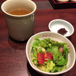 天ぷら 左膳 - サラダと肉味噌とお茶