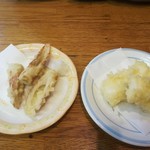 そば処 清水 - ちくわ天とイカ天　各120えん