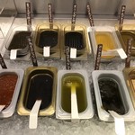 ややダイニング - ドレッシングの種類も多種です
      