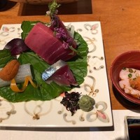 旬味食彩 佳乃 - 鮪の赤身と中トロ、烏賊ウニのせ、しめ鯖、白子酢