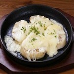 Teppan Dainingu Yakiyakiya - じゃがいもチーズ焼き
      