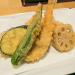 陣屋 - 上天ぷら定食　天ぷら2の皿。