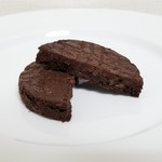 パティスリー プラン - ガレット・ショコラ [カット]