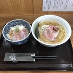 めん屋 さる - レアチャーシュー丼&地鶏白湯