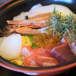 Shokusai Goen - 海鮮丼1400円