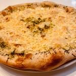 桜えびと青のりのピザ